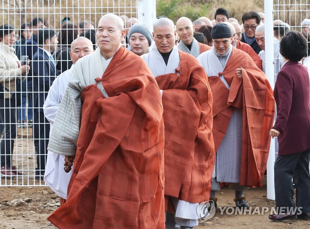 Nhà sư đâm đơn kiện chùa vì nợ lương 14 năm trời, quyết đòi hơn 12 tỷ đồng - ảnh 1