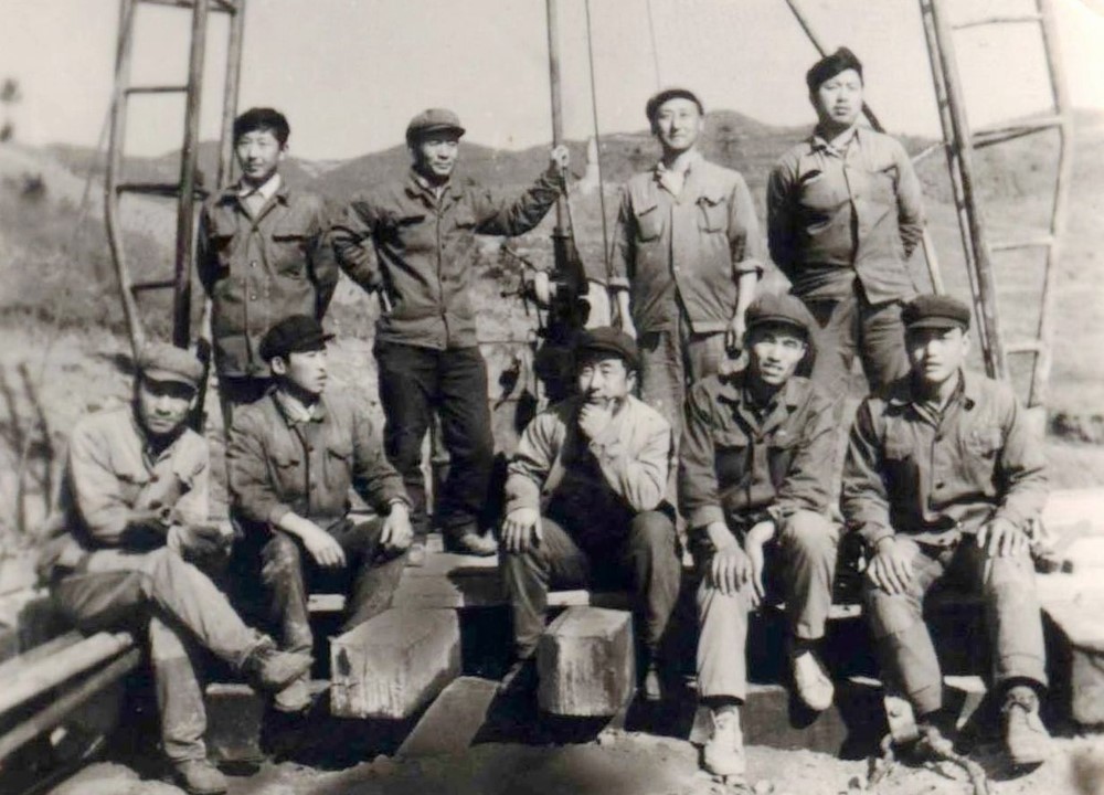 Khoan sâu 219 mũi, phân tích 100.000 mẫu thử, phát hiện mỏ vàng 1.500 tấn nằm la liệt bên dưới một ngôi làng - ảnh 2