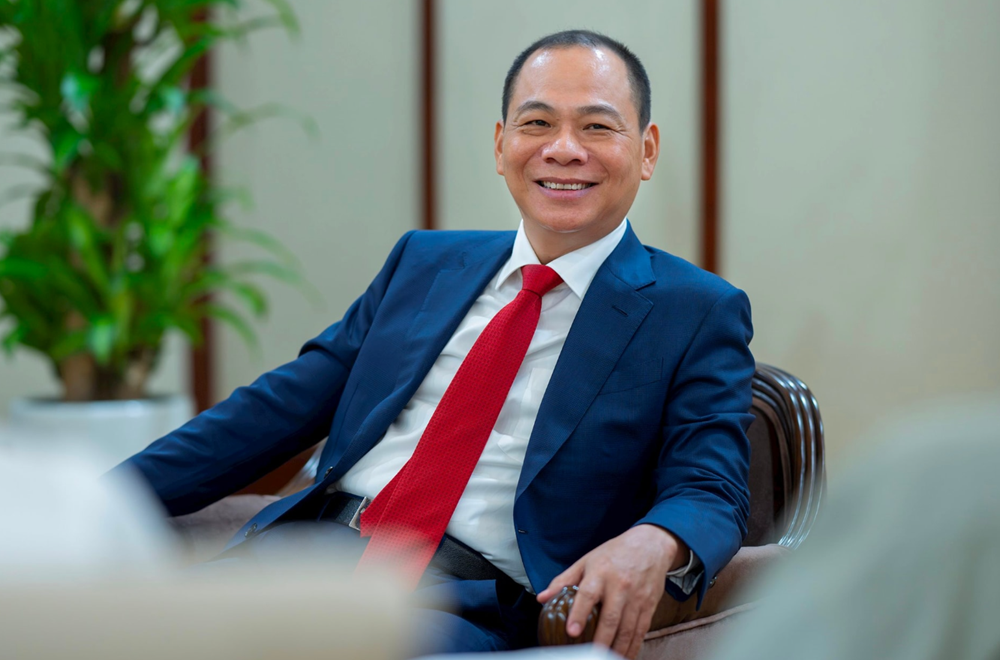 VIC tăng mạnh, ông Phạm Nhật Vượng lần đầu tiên lọt top 100 người giàu nhất thế giới  - ảnh 2