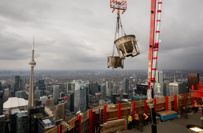 Sắp hoàn thiện tòa nhà chọc trời 106 tầng giữa trung tâm thành phố, giá bán khoảng 15 tỷ đồng/căn - ảnh 2