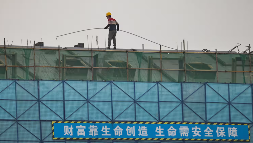 Láng giềng Việt Nam nợ ngập đầu, khủng hoảng bất động sản khiến nền kinh tế lao vào 'vòng xoáy nguy hiểm' - ảnh 1