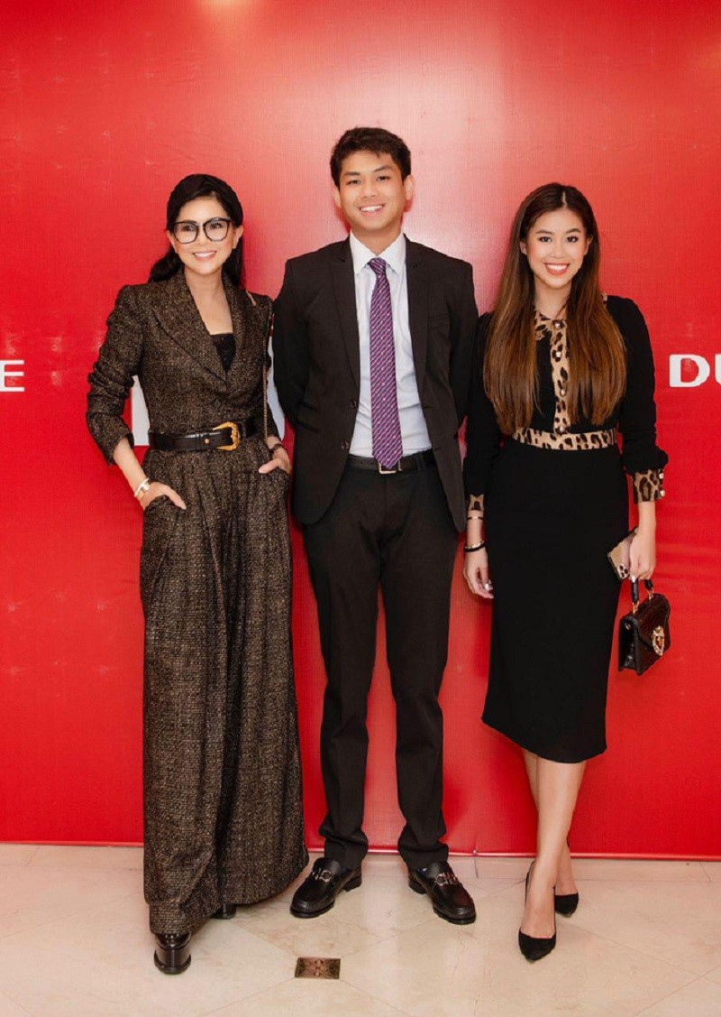 Cậu út gia tộc hàng hiệu danh giá nhất Việt Nam, 26 tuổi làm Phó Tổng Giám đốc, từng du học Anh, sống rất kín tiếng - ảnh 5