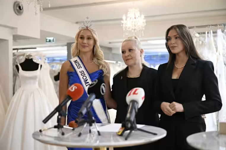 Một hoa hậu bị tước vương miện vì kỳ thị người Trung Quốc - ảnh 1