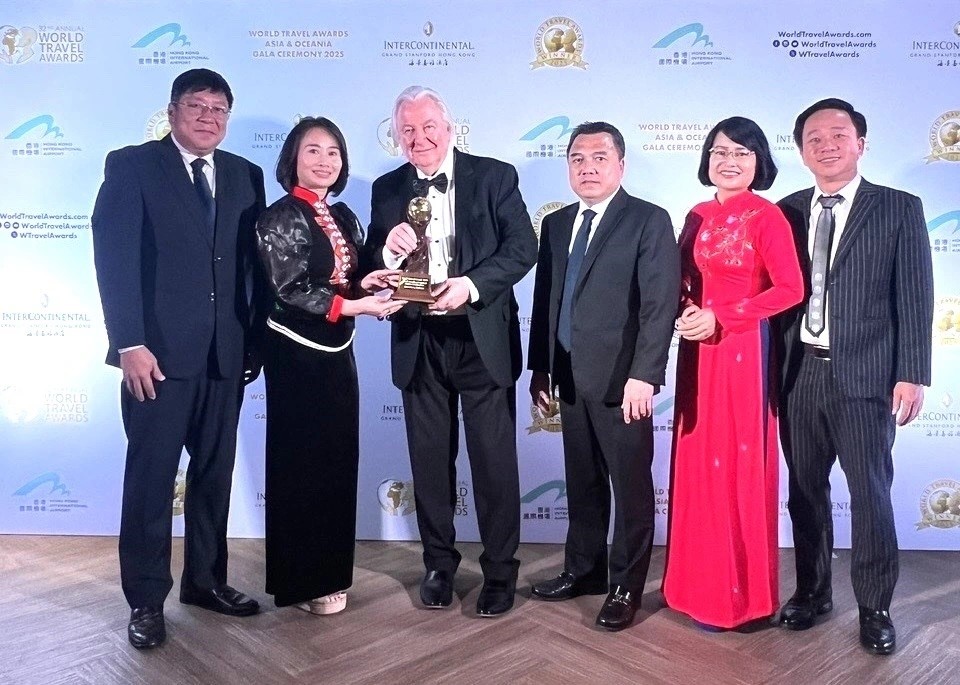 Cao nguyên duy nhất Việt Nam lập 2 kỷ lục tại giải 'Oscar của du lịch thế giới': Được ví như Đà Lạt của Tây Bắc, mùa nào cũng đẹp mê mẩn - ảnh 1