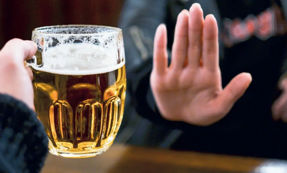 Quốc gia Đông Nam Á tuyên bố cấm buôn bán rượu, bia - ảnh 1