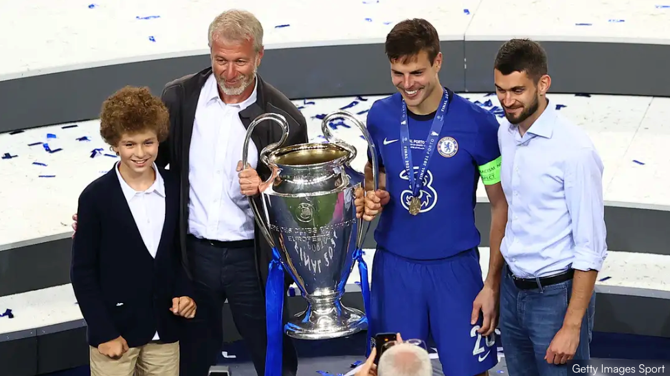 Tỷ phú Nga Abramovich nhận tối hậu thư: Chuyển hết 88.127 tỷ đồng tiền bán Chelsea cho Ukraine hoặc ra hầu tòa - ảnh 2