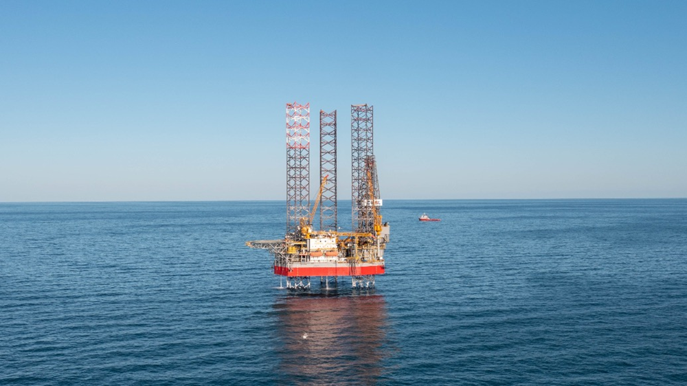 Láng giềng Việt Nam khoan sâu 1.688m, phát hiện mỏ 'vàng đen' trữ lượng hơn 100 triệu tấn dưới đáy biển - ảnh 1