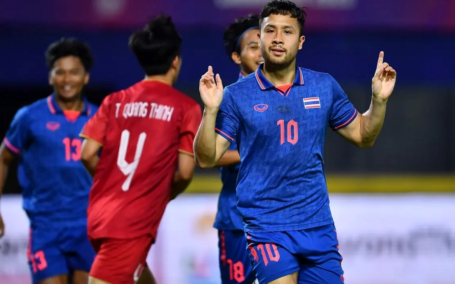 Sao U22 Thái Lan từng ‘xé lưới’ Việt Nam bất ngờ đi tu - ảnh 3