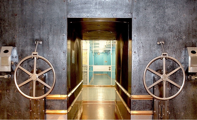 'Kho' duy nhất thế giới chứa 507.000 thỏi vàng nặng hơn 6.300 tấn, trị giá 22,4 triệu tỷ nằm bên dưới tòa nhà 14 tầng - ảnh 4