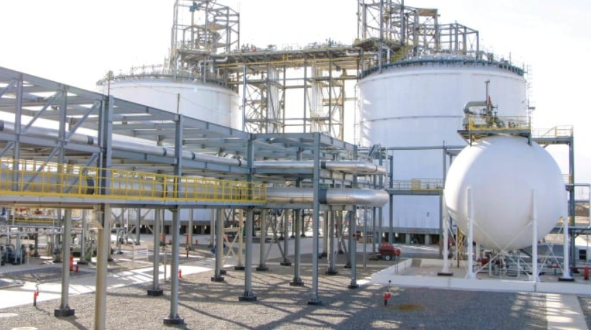 Huy động nhân công, láng giềng Việt Nam xây dựng 'siêu pin không khí' lớn nhất thế giới giữa sa mạc, đủ cung cấp điện cho 30.000 hộ gia đình - ảnh 2