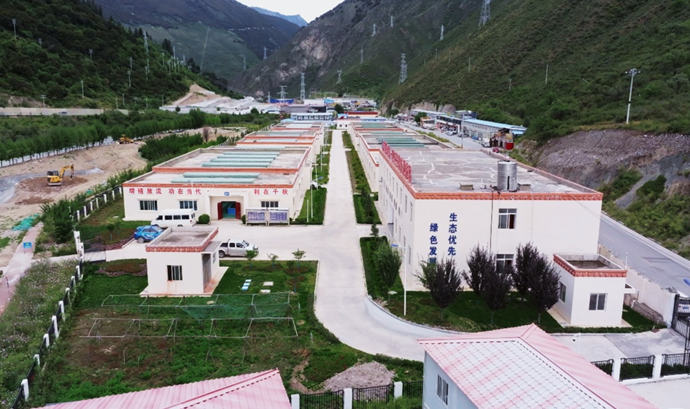 Láng giềng Việt Nam xây dựng nhà máy thủy điện đập vòm ở độ cao gần 3.000m, có khả năng giảm hơn 7 triệu tấn khí CO2 - ảnh 2