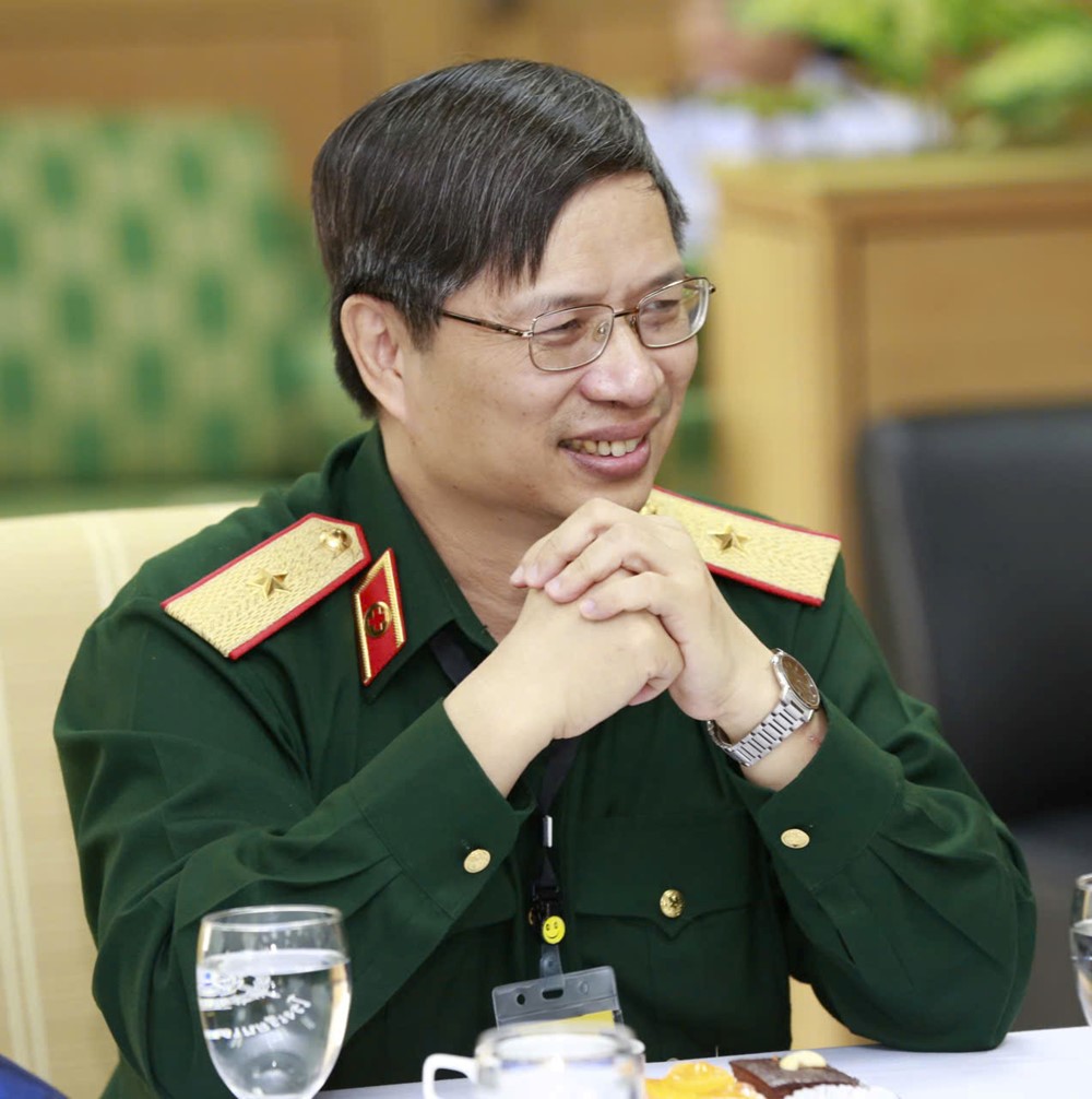 Gia đình hiếm hoi của Việt Nam có 3 cha con cùng nhận Giải thưởng Hồ Chí Minh: 2 người là 'tướng' ghép tạng kiệt xuất, con dâu, cháu nội đều là bác sĩ lừng danh - ảnh 3