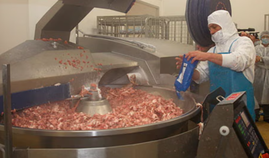 Phát hiện đường dây 'hô biến' thịt ngựa thành thịt bò bán cho siêu thị, làm thực phẩm chế biến sẵn: Bê bối thực phẩm rúng động dư luận hơn một thập kỷ - ảnh 2