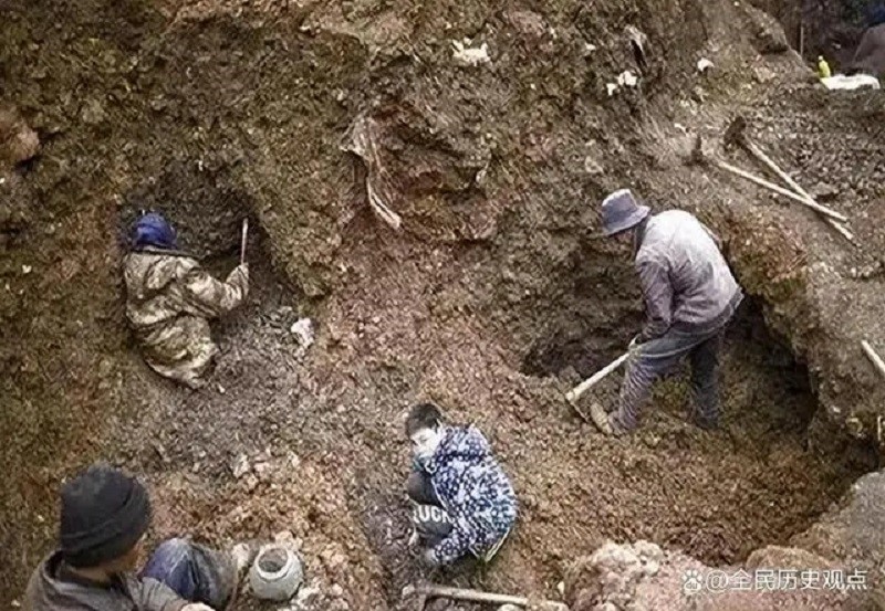 Phong tỏa khẩn cấp, thu giữ một kho vàng trị giá 11.284 tỷ do nông dân tìm được khi đào móng nhà - ảnh 2