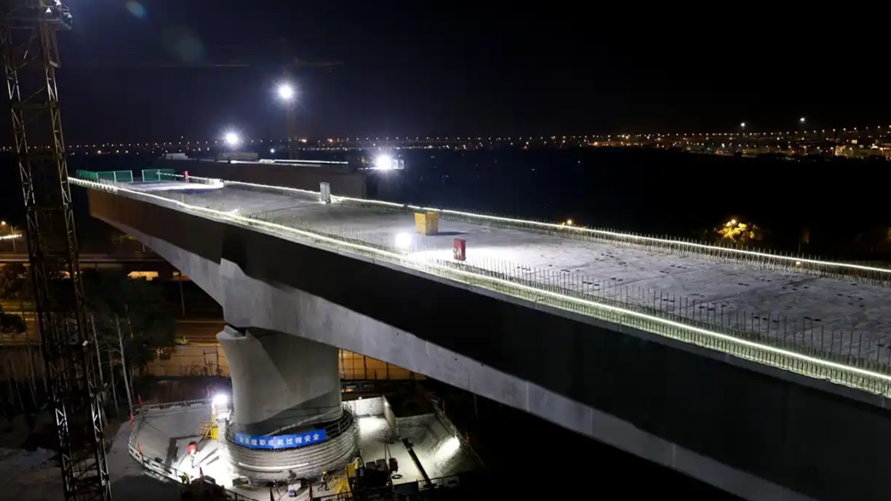 Xoay cầu 10.000 tấn bắc qua đường tàu đệm từ chỉ trong 1 tiếng, Trung Quốc khiến thế giới trầm trồ thán phục - ảnh 2