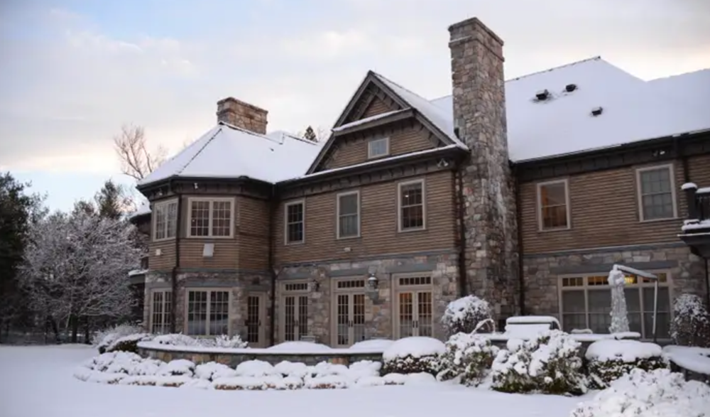 Thu giữ khẩn cấp biệt thự 300 tỷ đồng, nhiều xe sang... của tỷ phú bất động sản  - ảnh 3