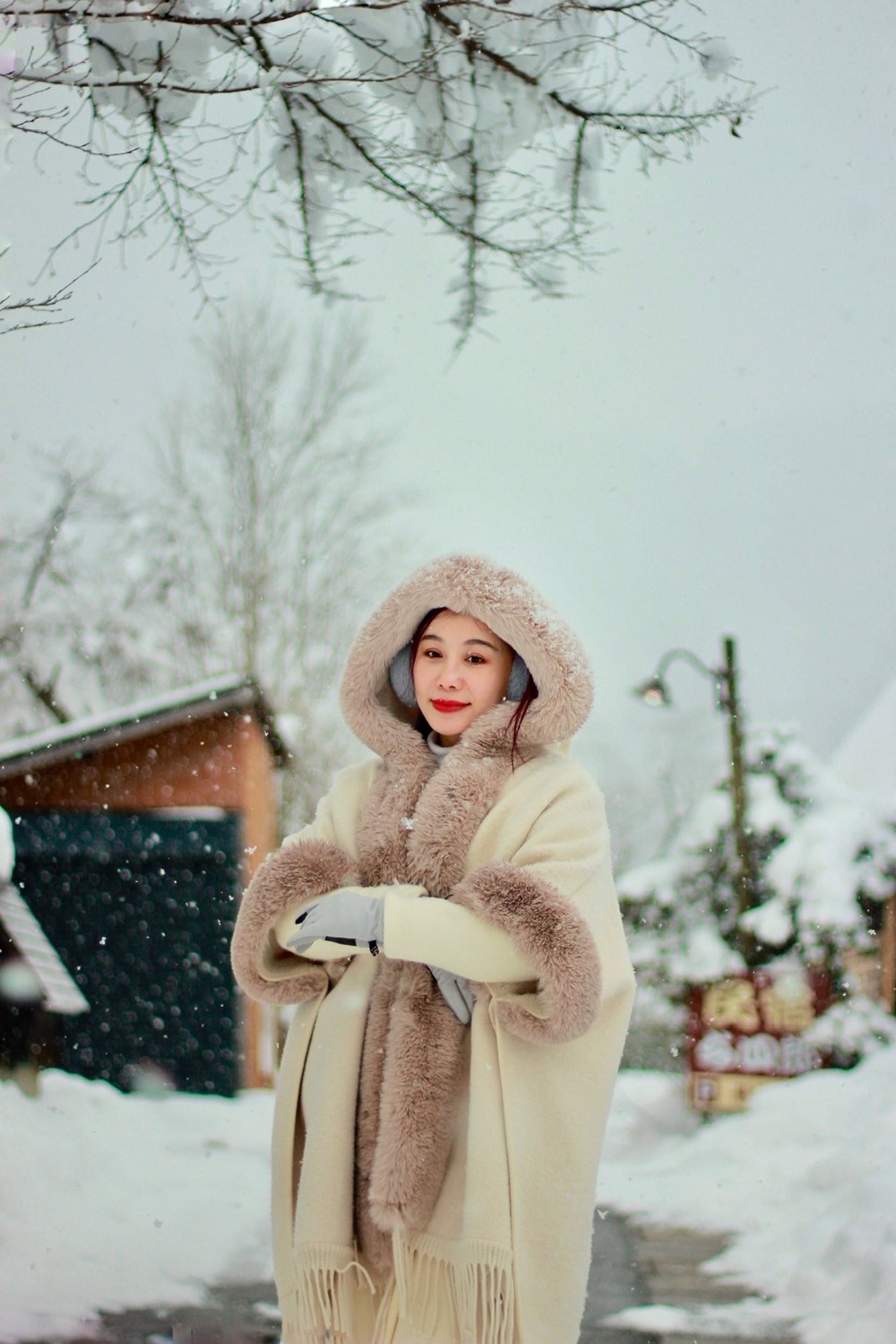 Nữ MC livestream tặng 30 chỉ vàng gây sốt cộng đồng mạng, hóa ra là 'phú bà' miền Tây nổi tiếng - ảnh 4