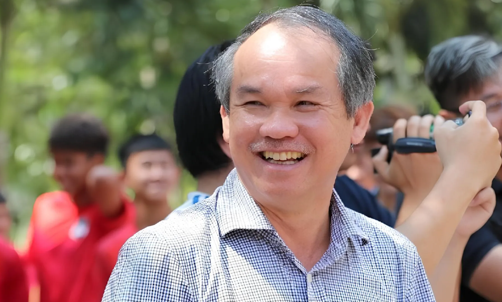 Vị Chủ tịch tặng 160 căn nhà giá trị tới 8 tỷ cho nhân viên: Trượt đại học 4 lần, sở hữu tài sản ‘khủng’, góp công lớn cho bóng đá nước nhà - ảnh 1