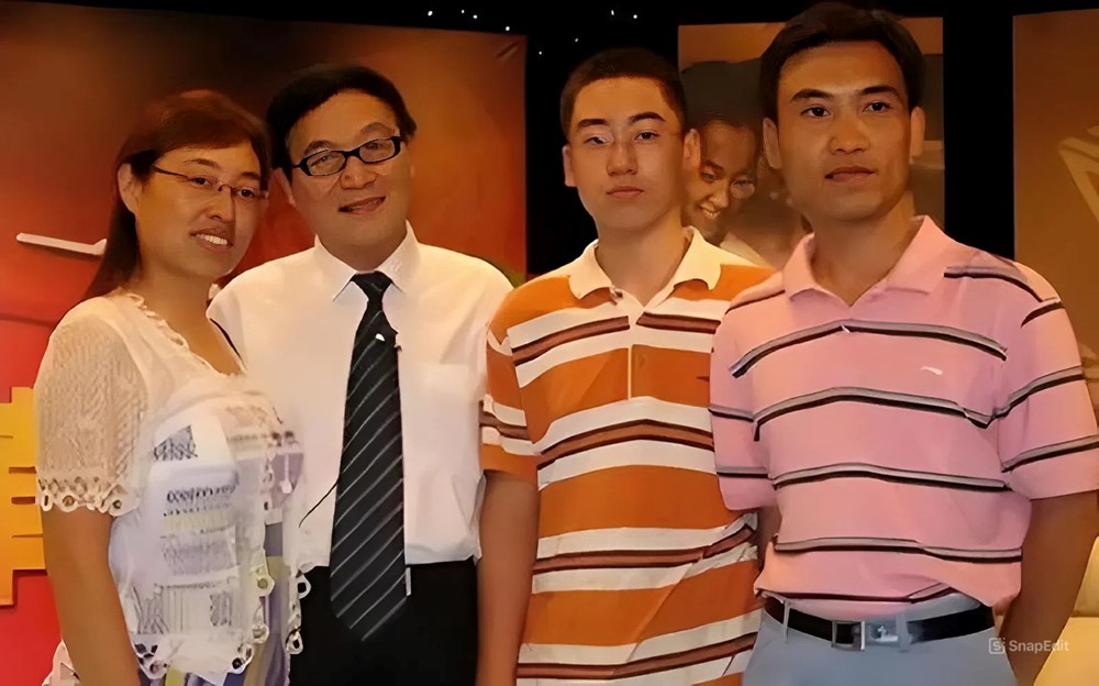 Thần đồng 2 tuổi đã thông thạo hơn 2.000 chữ, 13 tuổi đã từ chối 'Harvard châu Á' để theo học trường ĐH yêu thích - ảnh 2