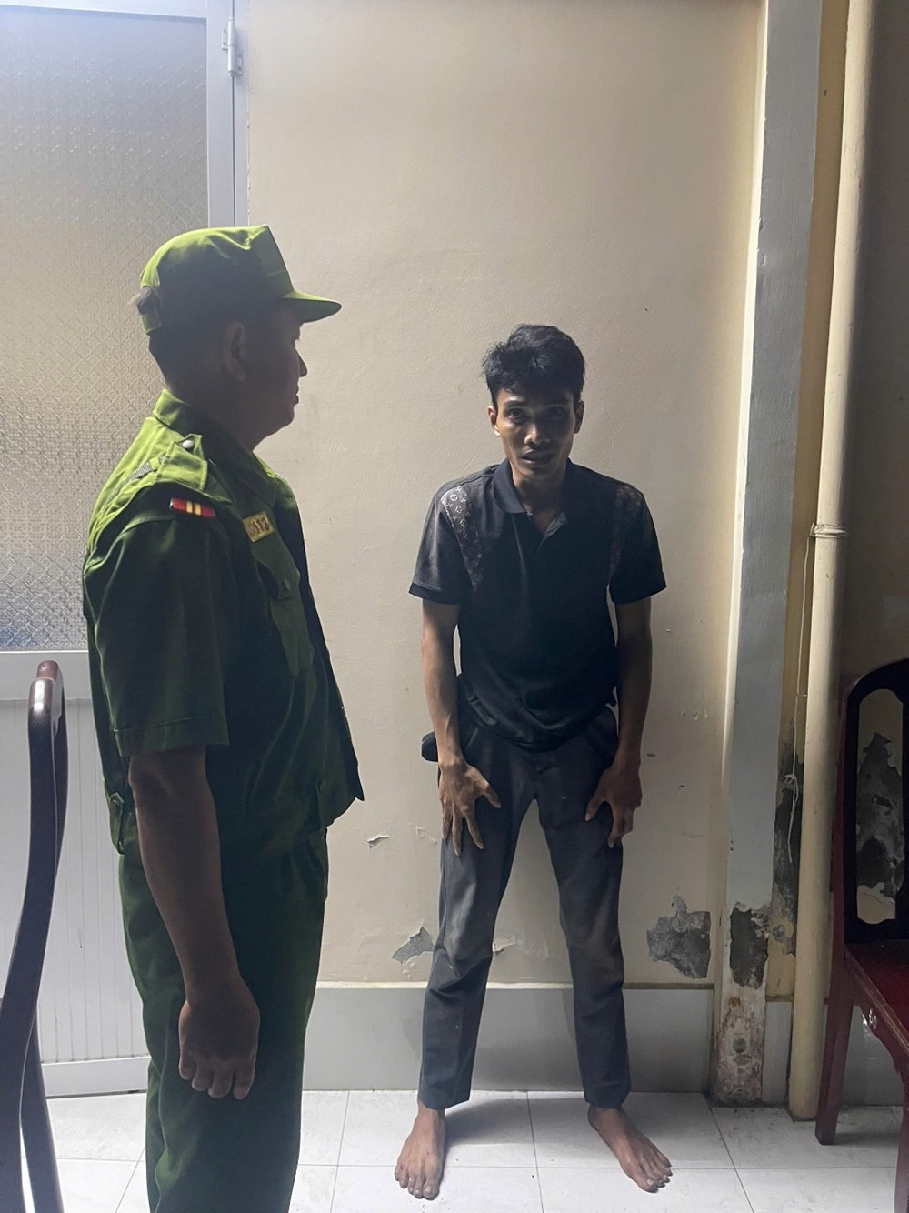 Khống chế, bắt khẩn cấp Nguyễn Văn Nhớ SN 1999 - ảnh 1