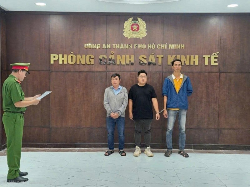 Bắt đội trưởng một trung tâm hỏa táng - ảnh 1