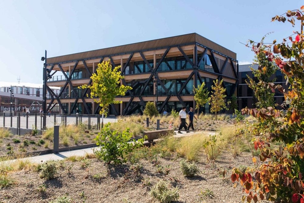 Ngôi trường 120 năm tuổi phải đóng cửa vì thiếu sinh viên - ảnh 2