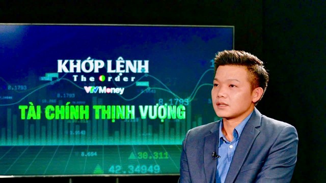 VN-Index vượt ngưỡng 1.300 điểm trong chớp mắt, khối ngoại bao giờ trở lại?