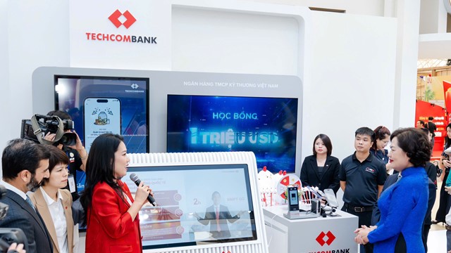 Techcombank ghi dấu ấn tại “Triển lãm thành tựu đất nước”