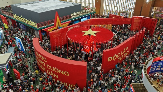 Đón gần 1,2 triệu lượt khách sau 3 ngày mở cửa: Trung tâm Triển lãm Việt Nam “gây sốt” với tiêu chuẩn vận hành chuyên nghiệp