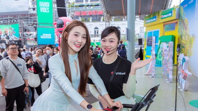 Dàn trai xinh, gái đẹp, người nổi tiếng tụ hội tại VPBank Hanoi International Marathon 2025