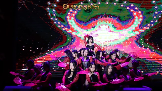 Hòa mình trong không khí náo nhiệt tại đêm hội Halloween trường Báo