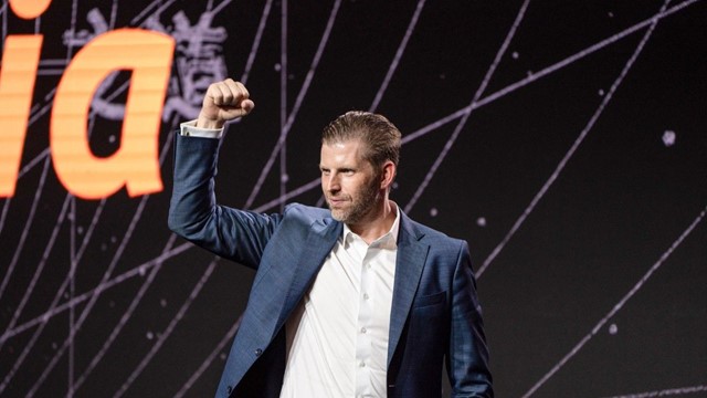 Eric Trump giàu lên gấp 10 lần kể từ khi ông Donald Trump làm tổng thống