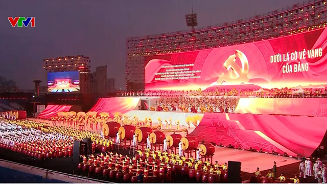 TRỰC TIẾP: Chương trình nghệ thuật đặc biệt ví như concert pháo hoa quốc gia chào mừng thành công Đại hội Đảng lần thứ XIV