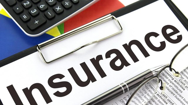 Giữa “bão”, doanh thu phí bảo hiểm nhân thọ giảm hơn 10%