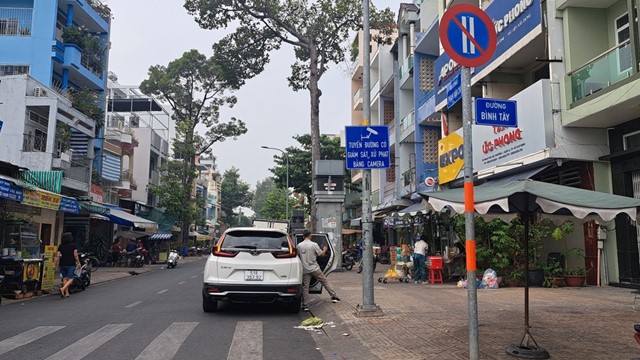 TP Hồ Chí Minh chưa thu phí lòng đường, chờ văn bản hướng dẫn