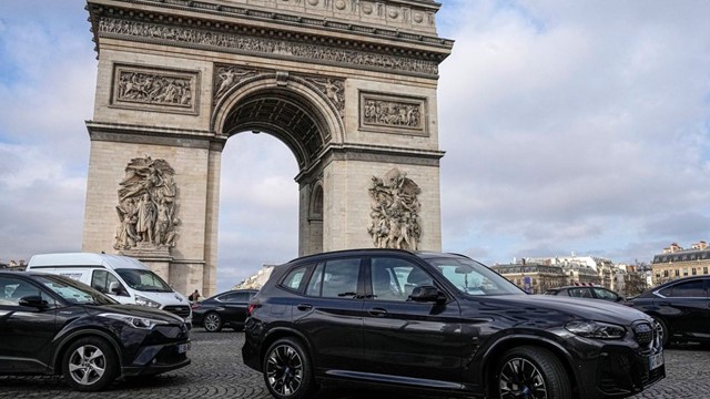 Paris tăng phí đậu xe, thêm kinh nghiệm cho nhiều thành phố