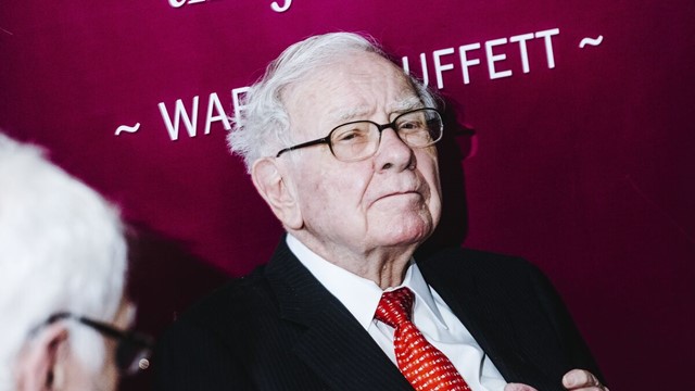 Warren Buffett bán hơn 1 tỷ USD cổ phiếu của ngân hàng top đầu nước Mỹ