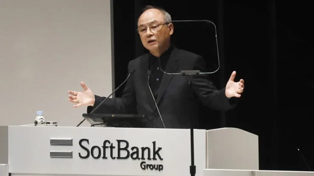 Ông chủ SoftBank 'đánh rơi' gần 5 tỷ USD trong 'ngày thứ Hai đen tối'