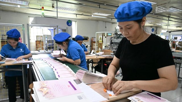 Thuế quan chồng chất, hàng Made in China vẫn ‘làm mưa làm gió’ ở phương Tây