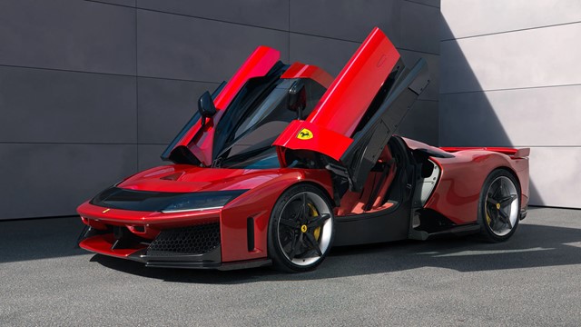 Ferrari ra mắt siêu xe đầu tiên sau 11 năm: Đắt nhất trong lịch sử, tốc độ 350km/h, chỉ sản xuất giới hạn 799 chiếc 