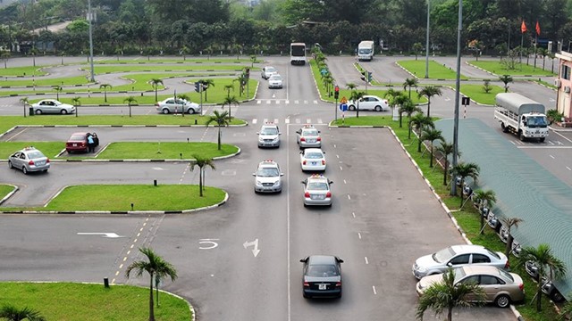 Từ 2025, bằng lái xe hạng B1 cũ được lái xe gì? 