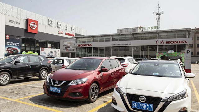 Áp lực từ Trung Quốc là nguyên nhân chính dẫn đến cú bắt tay thế kỷ giữa Honda và Nissan?