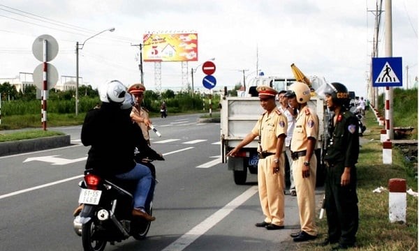 Đi sai làn đường có thể bị phạt lên đến 22 triệu đồng, tài xế đặc biệt lưu ý 