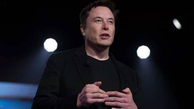 Giữa bão cổ phiếu lao dốc và loạt tin xấu bủa vây Tesla, Elon Musk nói gì với nhân viên? 