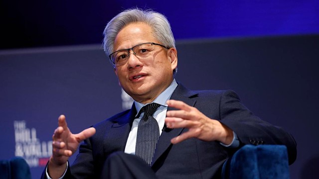 CEO Nvidia Jensen Huang cảnh báo Trung Quốc không hề tụt hậu trong cuộc đua AI