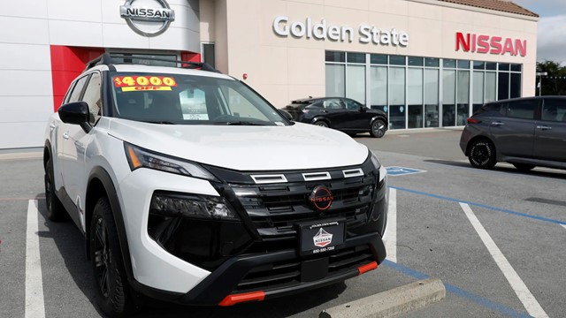 Sa thải 10.000 người, đóng cửa vài nhà máy: Chuyện gì xảy ra với ông lớn ô tô Nhật Bản?