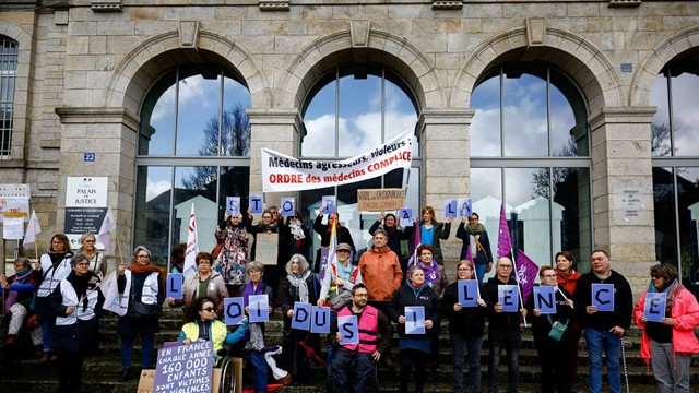 Bắt khẩn cấp bác sĩ phẫu thuật lạm dụng 299 nạn nhân trong suốt 25 năm