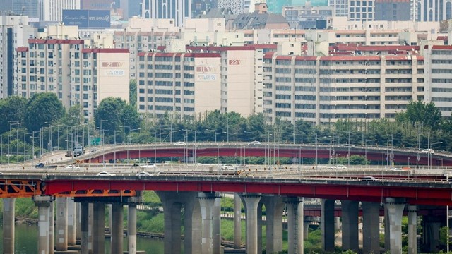 Hơn 50.000 căn nhà nằm trong tay người Trung Quốc khiến dư luận lo lắng, chuyện gì đang xảy ra ở siêu cường châu Á?