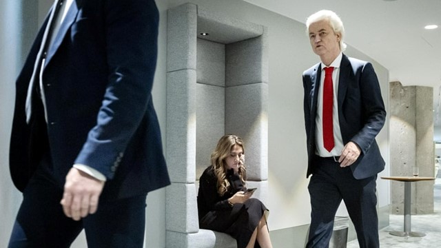 Quốc gia giàu có bậc nhất châu Âu nay đối mặt thách thức kép: Chính phủ đột ngột sụp đổ, lạm phát tăng vọt