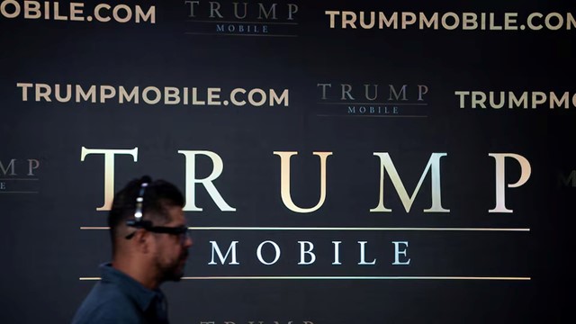 Ra mắt điện thoại thông minh Trump Mobile, giá 499 USD